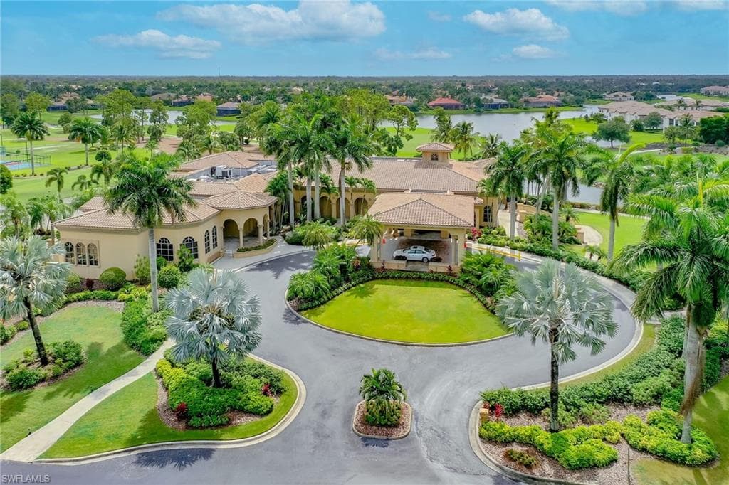 6806 Bent Grass Dr, Naples, FL 34113-42