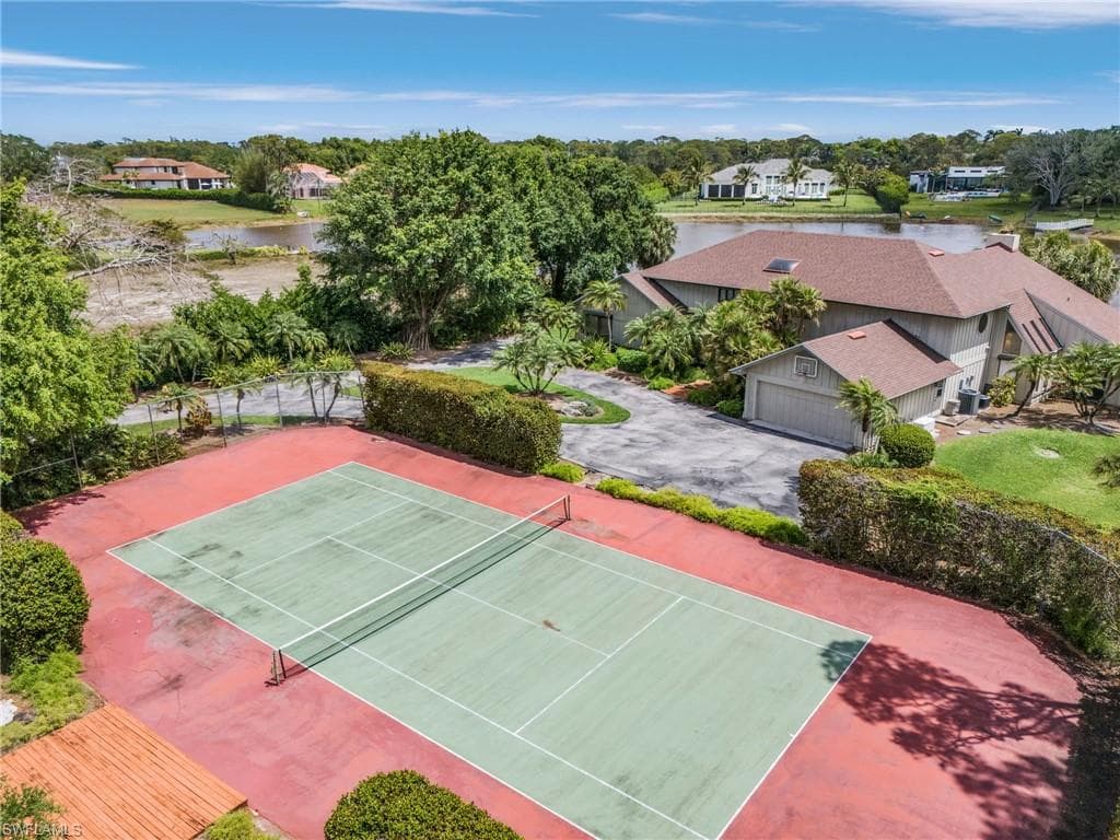 154 Cajeput Dr, Naples, FL 34108-4