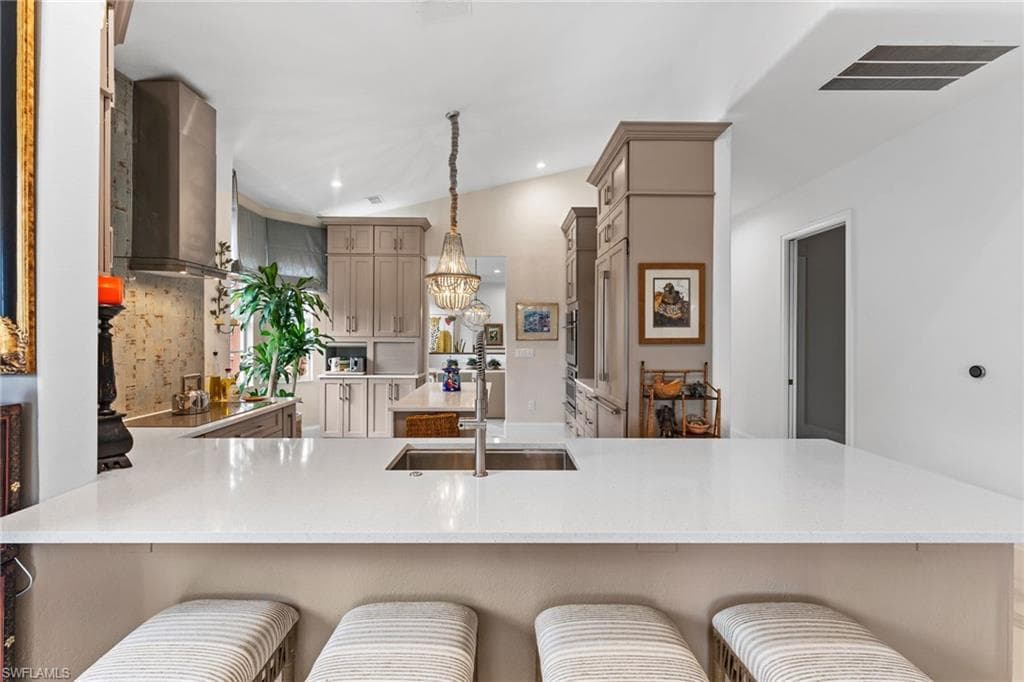 6442 Legacy Cir 204, Naples, FL 34113-12