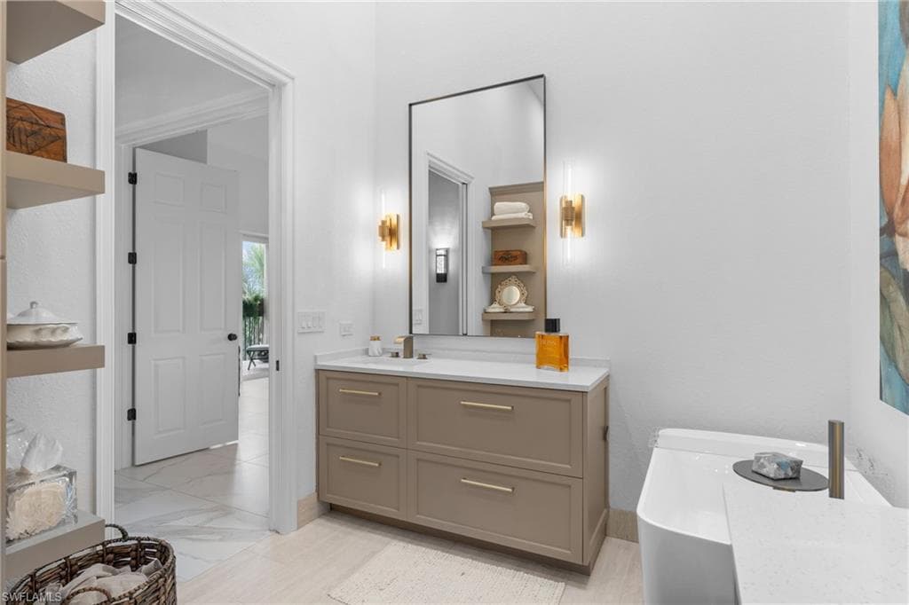6442 Legacy Cir 204, Naples, FL 34113-30