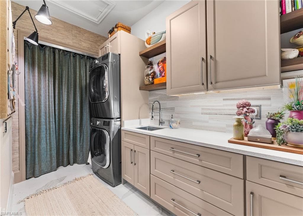 6442 Legacy Cir 204, Naples, FL 34113-33