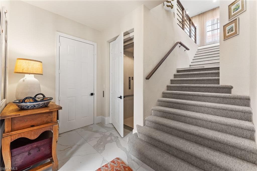 6442 Legacy Cir 204, Naples, FL 34113-7