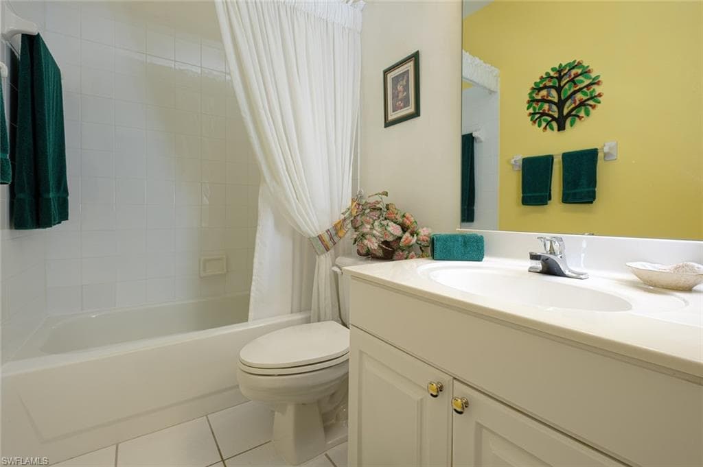 210 Vintage Cir C103, Naples, FL 34119-15