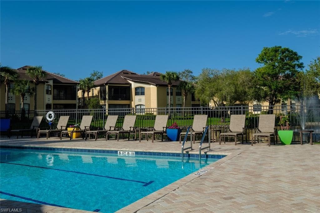 210 Vintage Cir C103, Naples, FL 34119-20