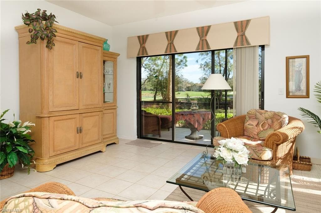 210 Vintage Cir C103, Naples, FL 34119-5