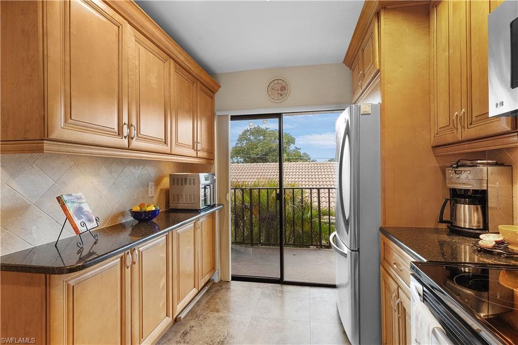 3370 10th St N 1308, Naples, FL 34103-8