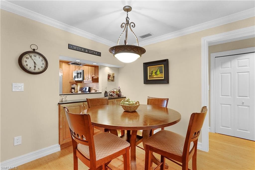 3370 10th St N 1308, Naples, FL 34103-11