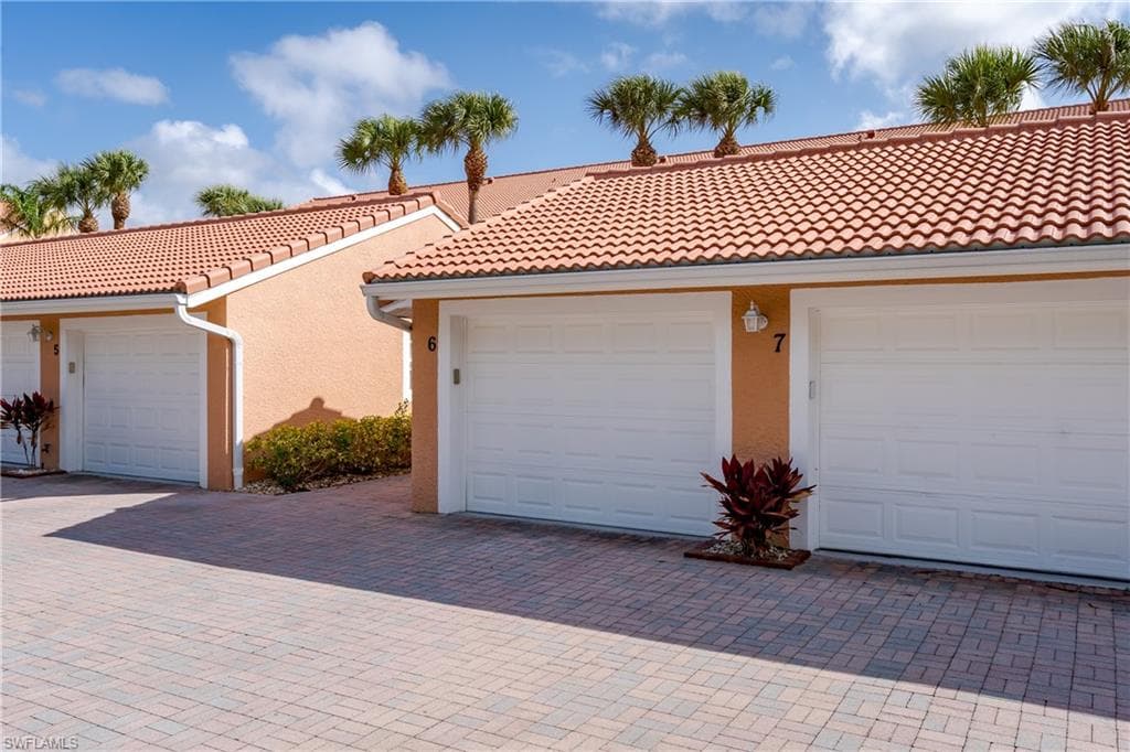 6730 Beach Resort Dr 6, Naples, FL 34114-30