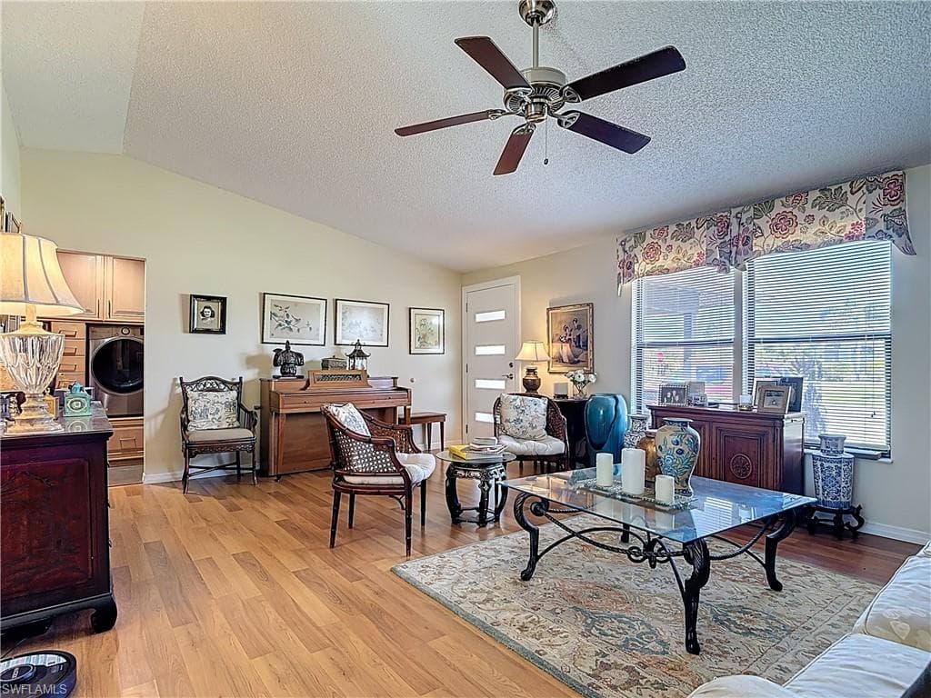 432 38th St, Cape Coral, FL 33914-10