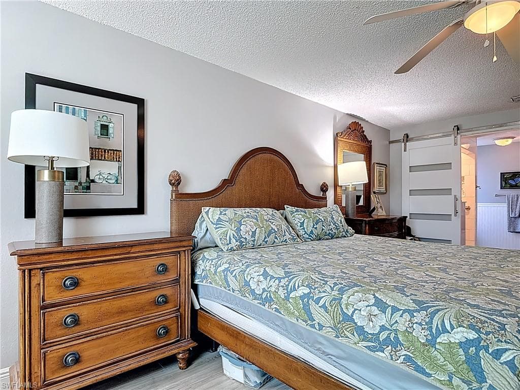 432 38th St, Cape Coral, FL 33914-27