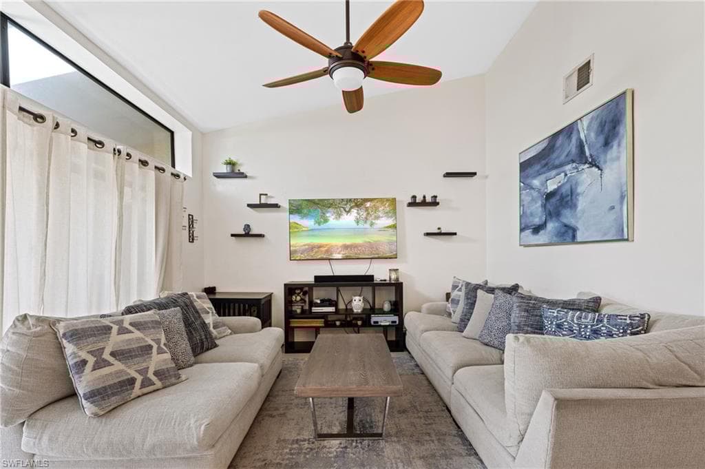 10790 Regent Cir 406, Naples, FL 34109-11