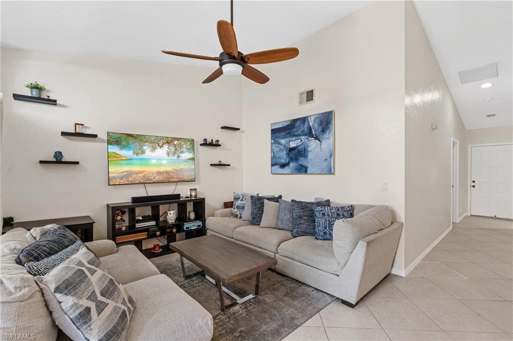 10790 Regent Cir 406, Naples, FL 34109-12