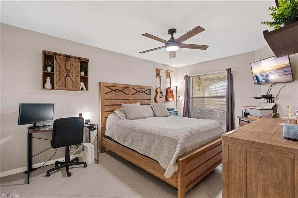 10790 Regent Cir 406, Naples, FL 34109-15