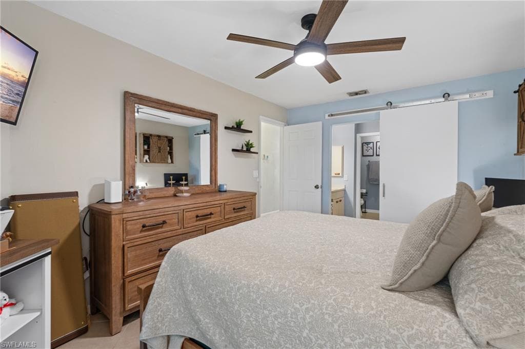 10790 Regent Cir 406, Naples, FL 34109-17