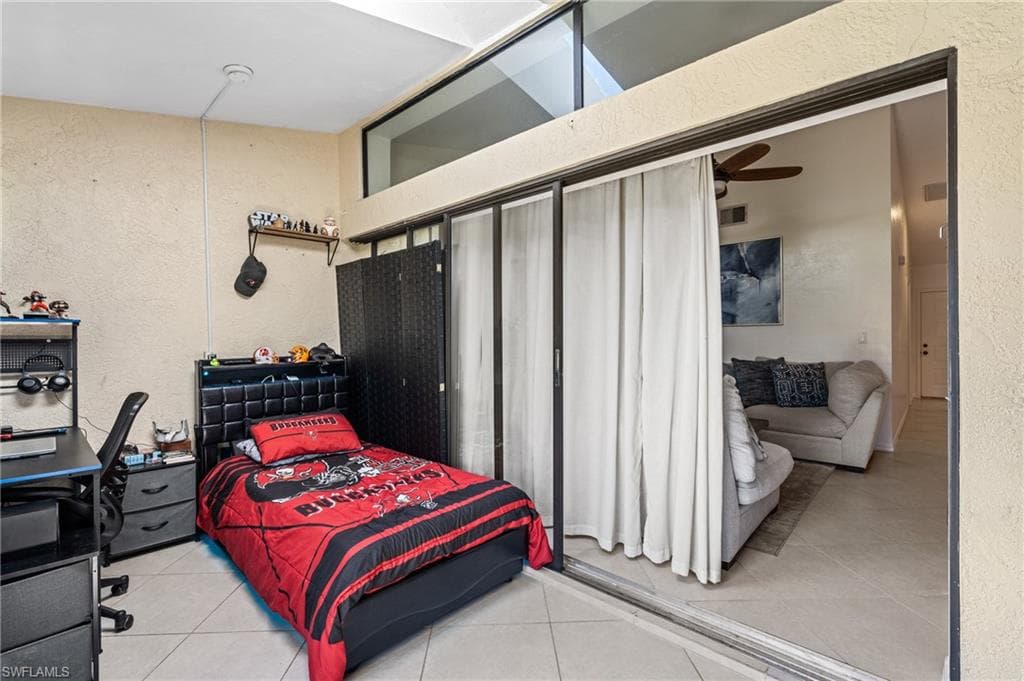 10790 Regent Cir 406, Naples, FL 34109-22