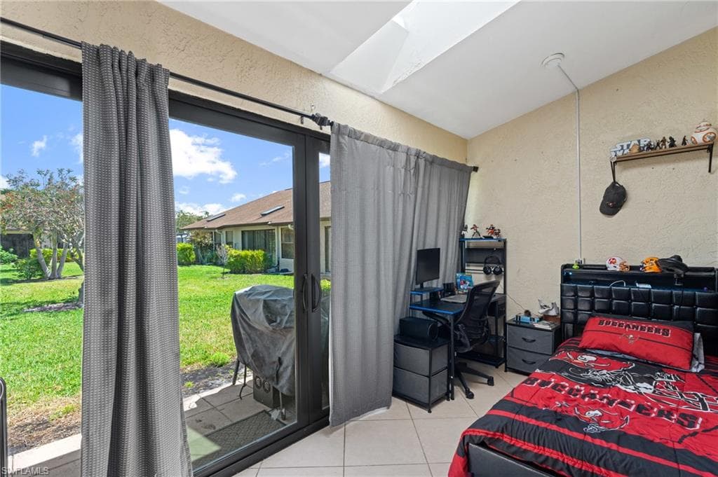 10790 Regent Cir 406, Naples, FL 34109-23