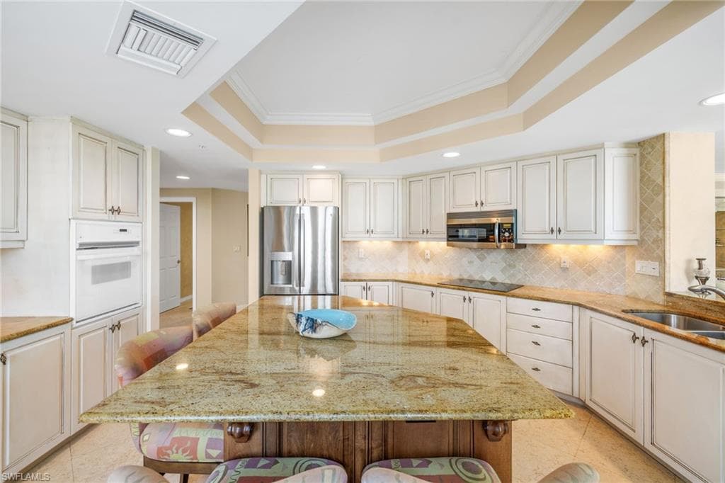 435 Dockside Dr A804, Naples, FL 34110-17