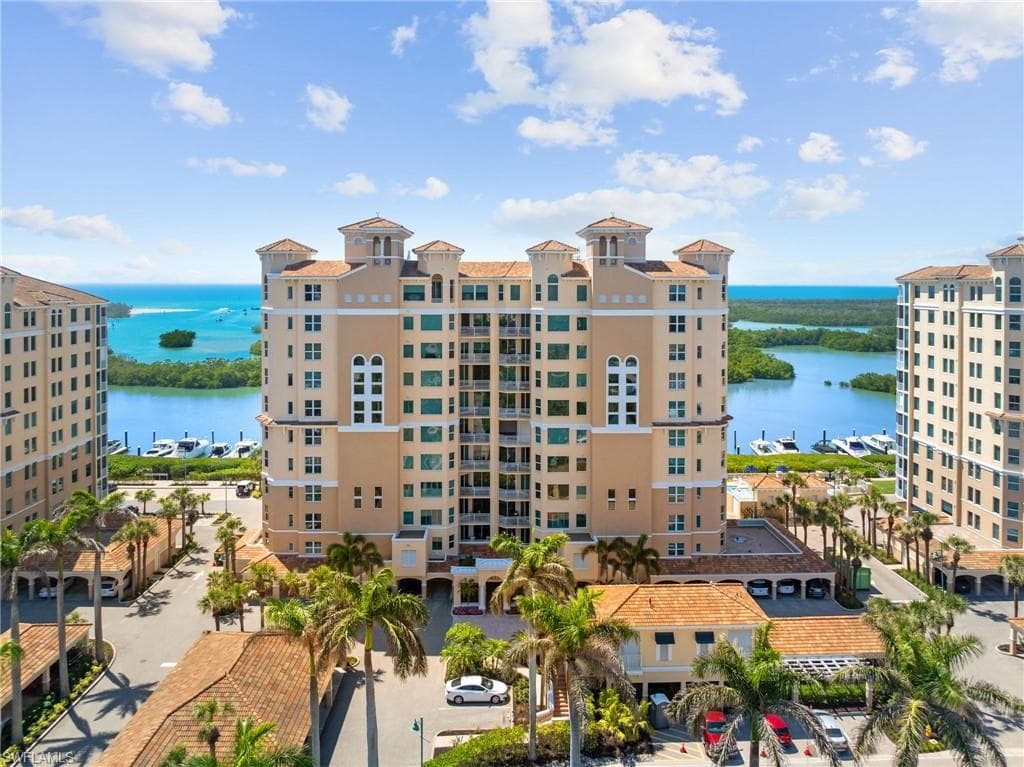 435 Dockside Dr A804, Naples, FL 34110-1