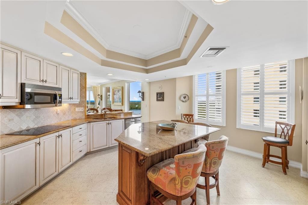 435 Dockside Dr A804, Naples, FL 34110-19