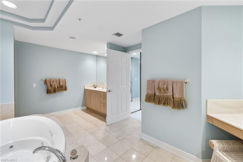 435 Dockside Dr A804, Naples, FL 34110-28