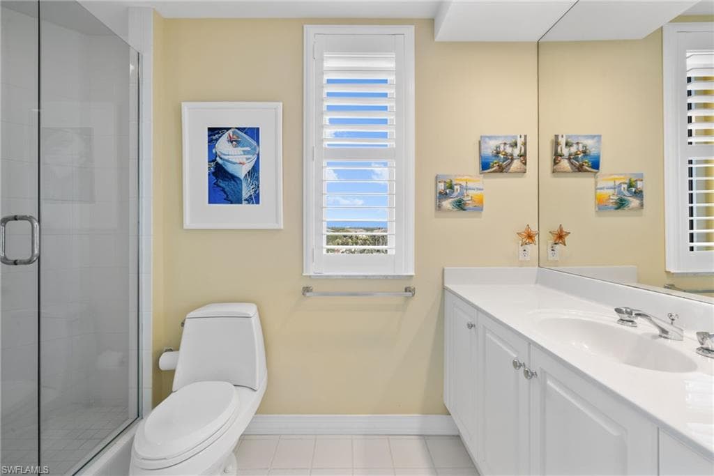435 Dockside Dr A804, Naples, FL 34110-32