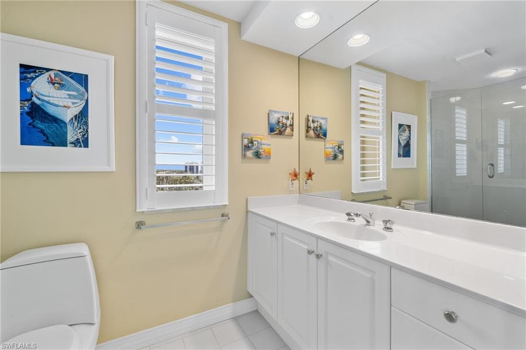 435 Dockside Dr A804, Naples, FL 34110-33