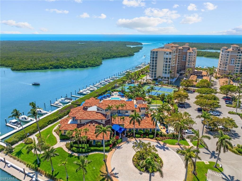 435 Dockside Dr A804, Naples, FL 34110-45