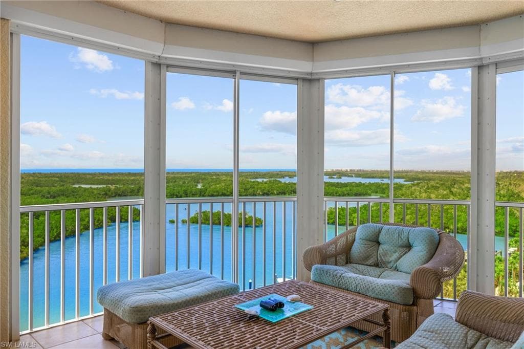 435 Dockside Dr A804, Naples, FL 34110-6