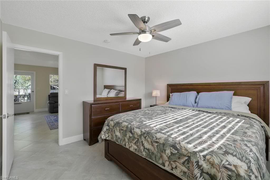 3325 Airport Rd N H5, Naples, FL 34105-11