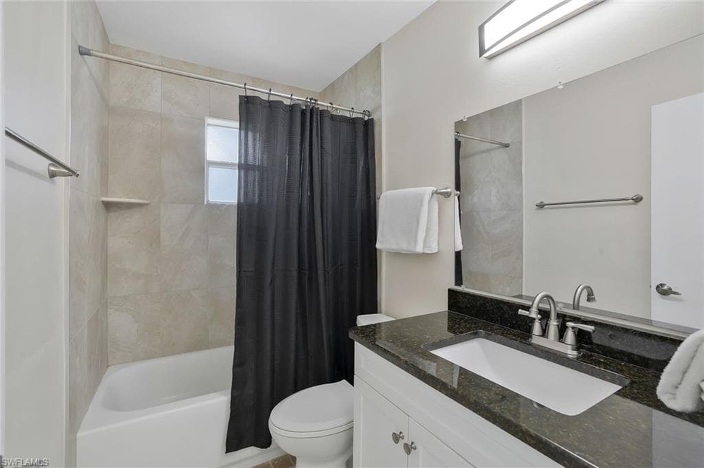 3325 Airport Rd N H5, Naples, FL 34105-12