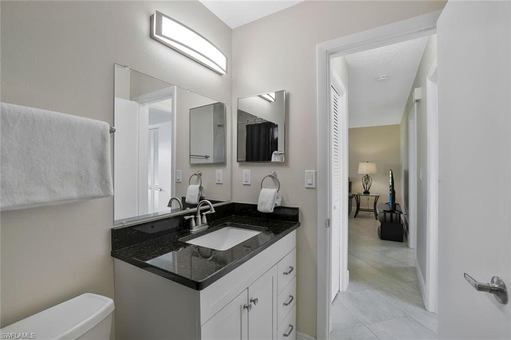 3325 Airport Rd N H5, Naples, FL 34105-13