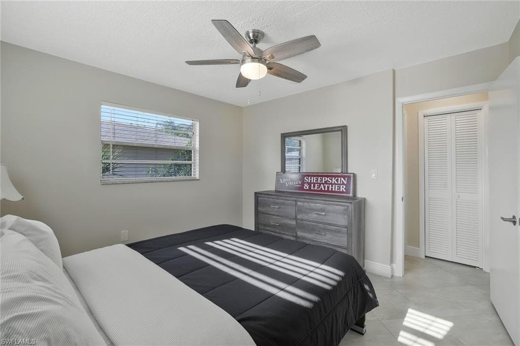 3325 Airport Rd N H5, Naples, FL 34105-15