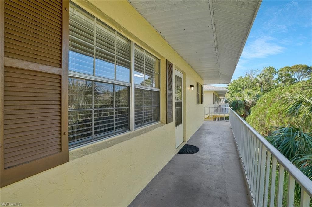 3325 Airport Rd N H5, Naples, FL 34105-18