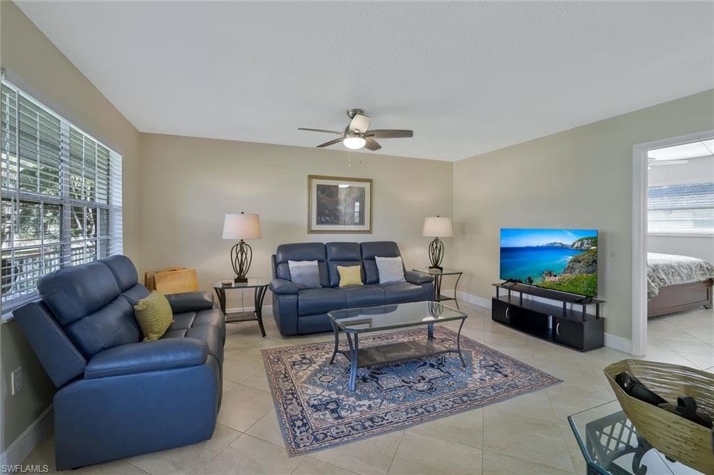 3325 Airport Rd N H5, Naples, FL 34105-3
