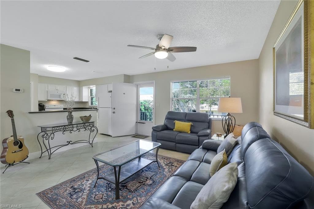 3325 Airport Rd N H5, Naples, FL 34105-4