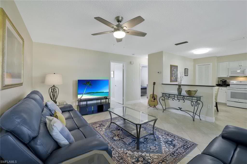3325 Airport Rd N H5, Naples, FL 34105-5