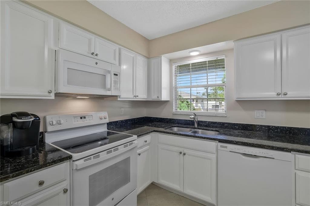 3325 Airport Rd N H5, Naples, FL 34105-8