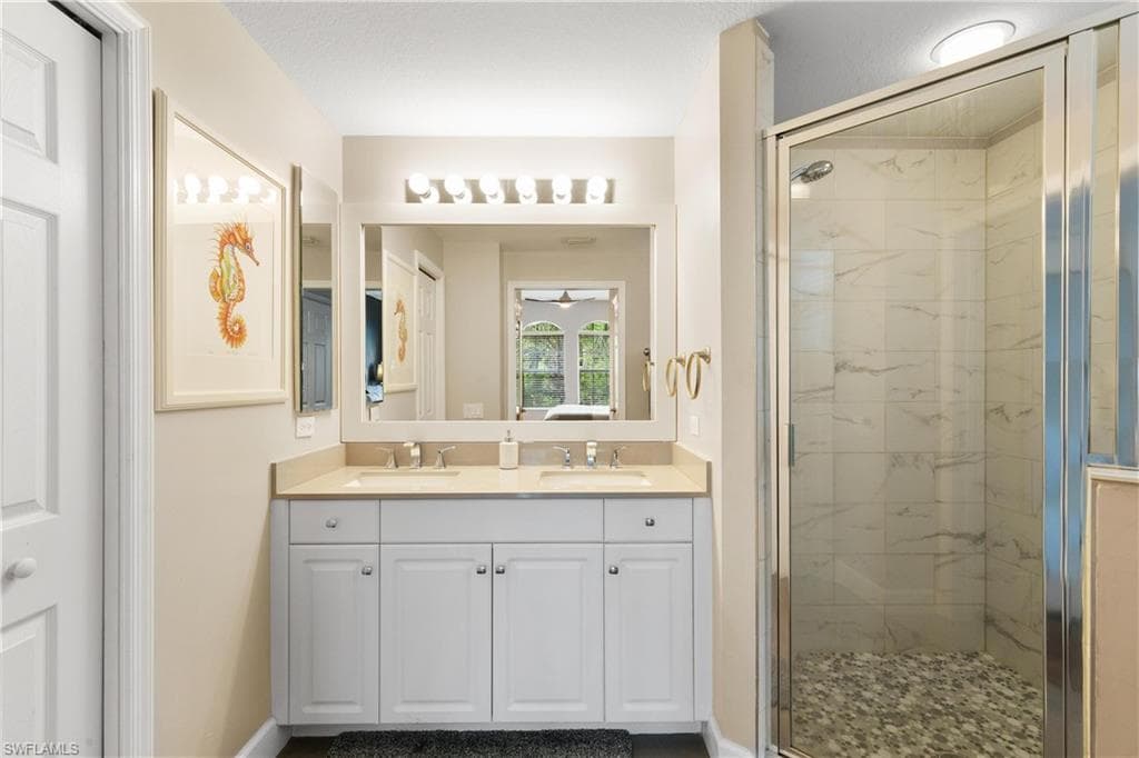 10021 Heather Ln 803, Naples, FL 34119-13