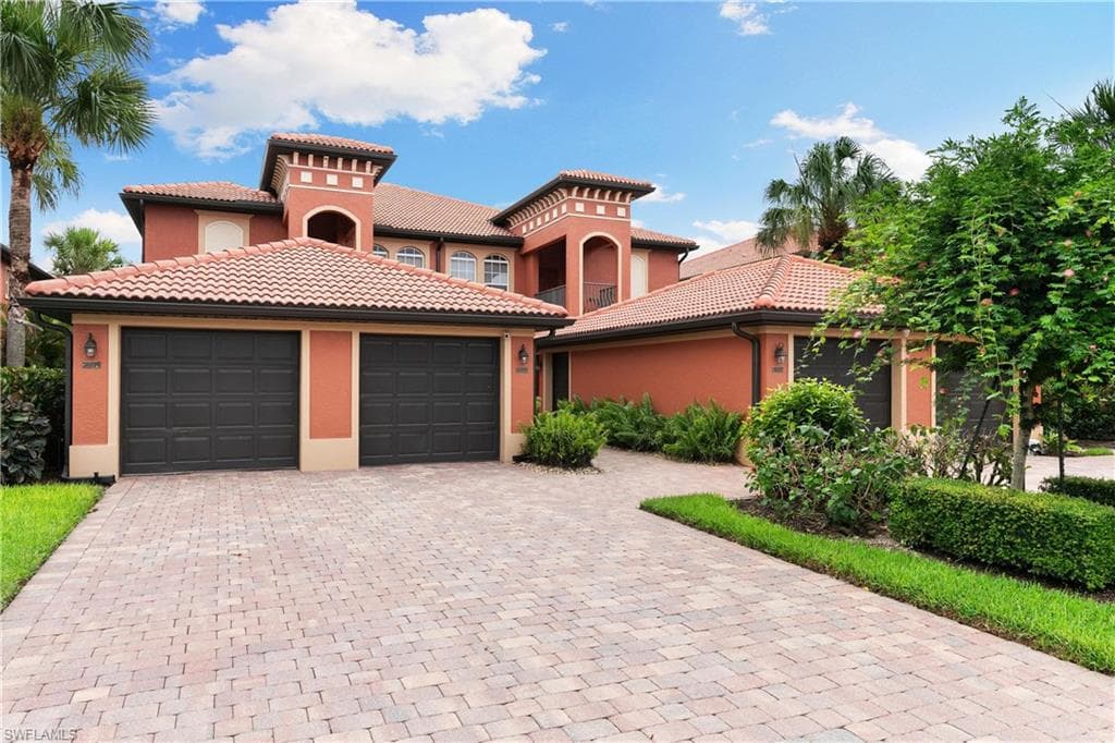 10021 Heather Ln 803, Naples, FL 34119-1