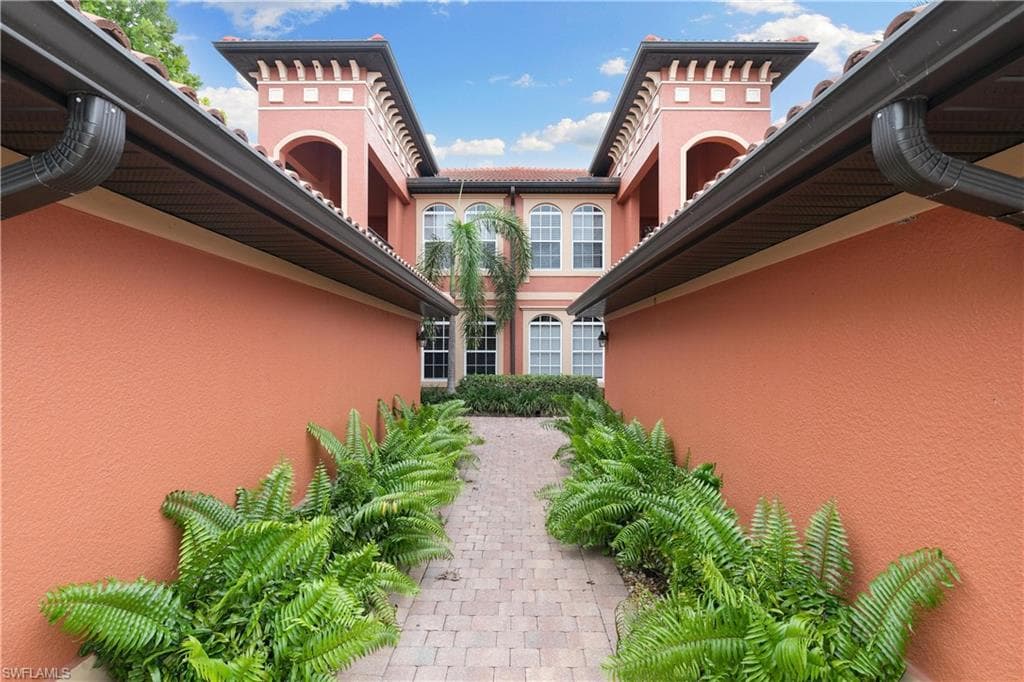 10021 Heather Ln 803, Naples, FL 34119-20