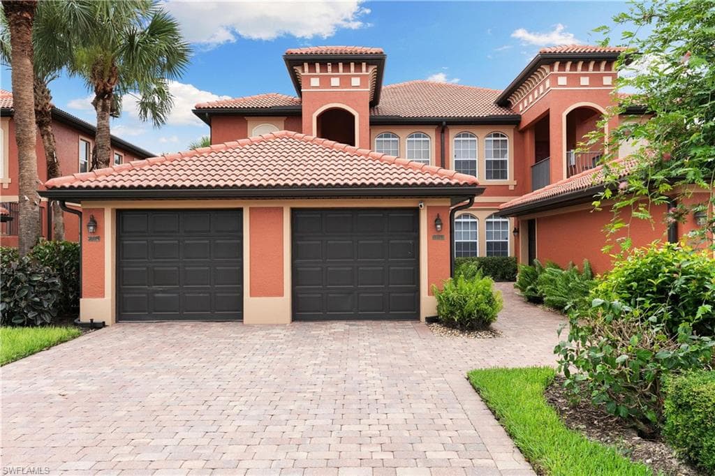 10021 Heather Ln 803, Naples, FL 34119-3