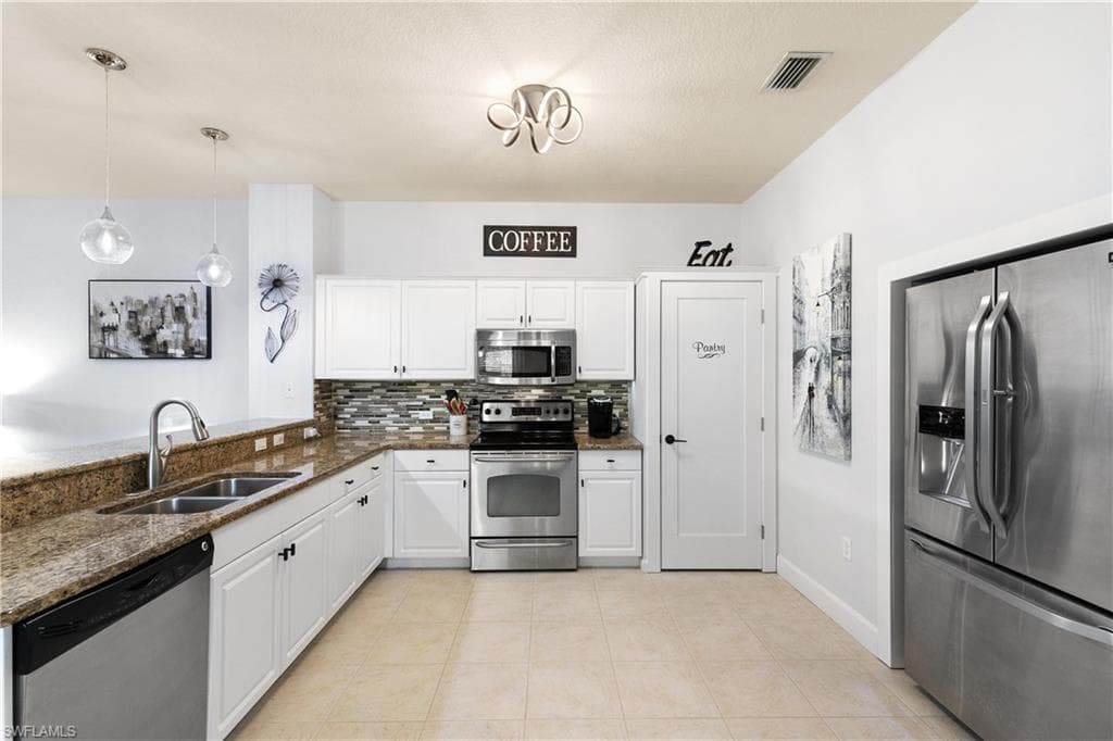 10021 Heather Ln 803, Naples, FL 34119-5
