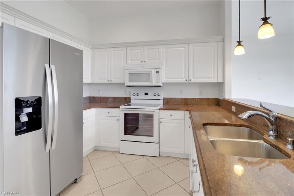 3283 Potomac Ct, Naples, FL 34120-11