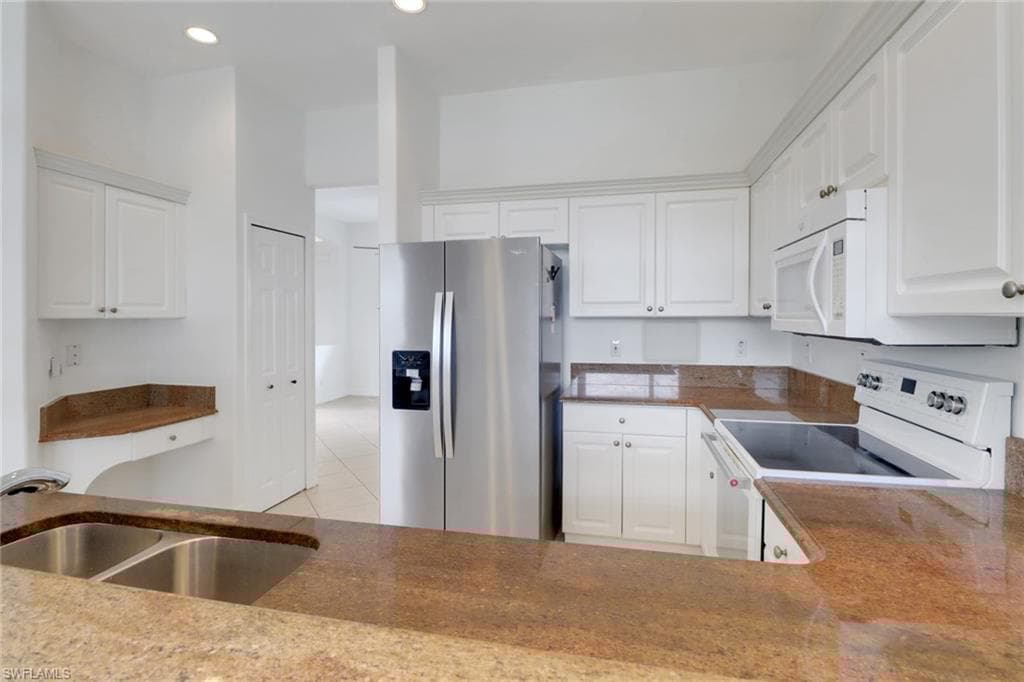 3283 Potomac Ct, Naples, FL 34120-12