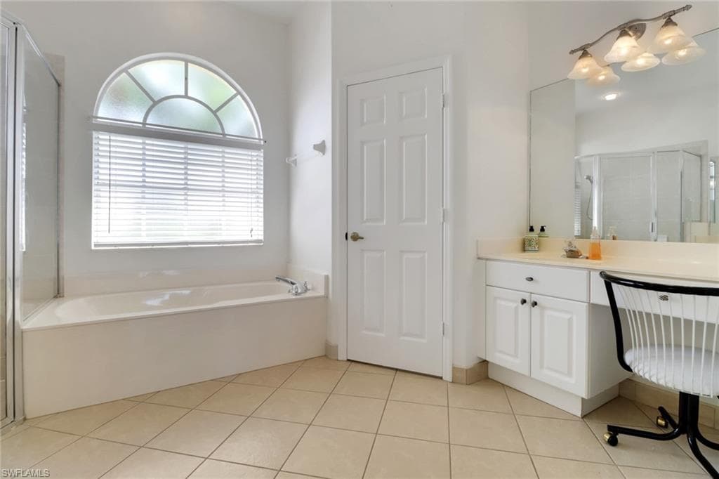 3283 Potomac Ct, Naples, FL 34120-15