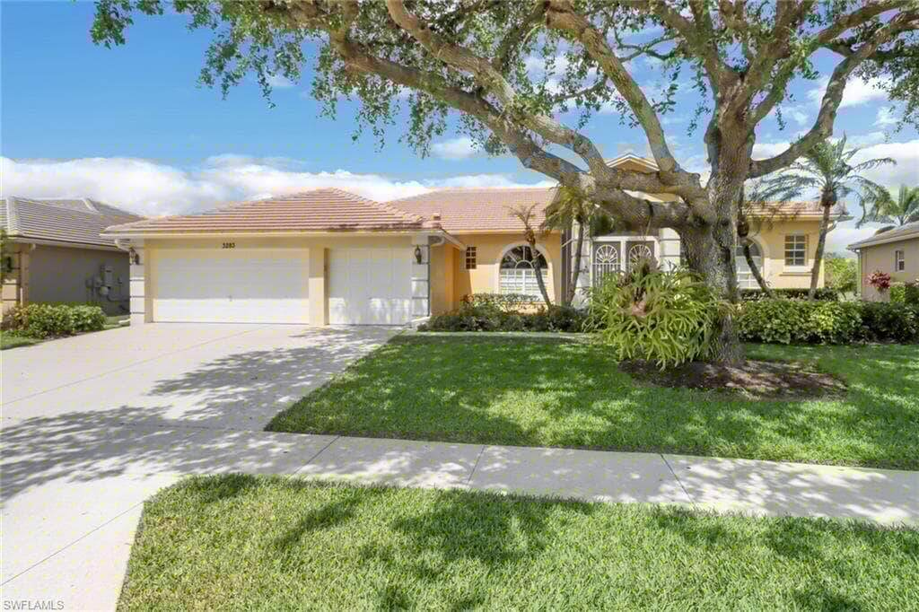 3283 Potomac Ct, Naples, FL 34120-1