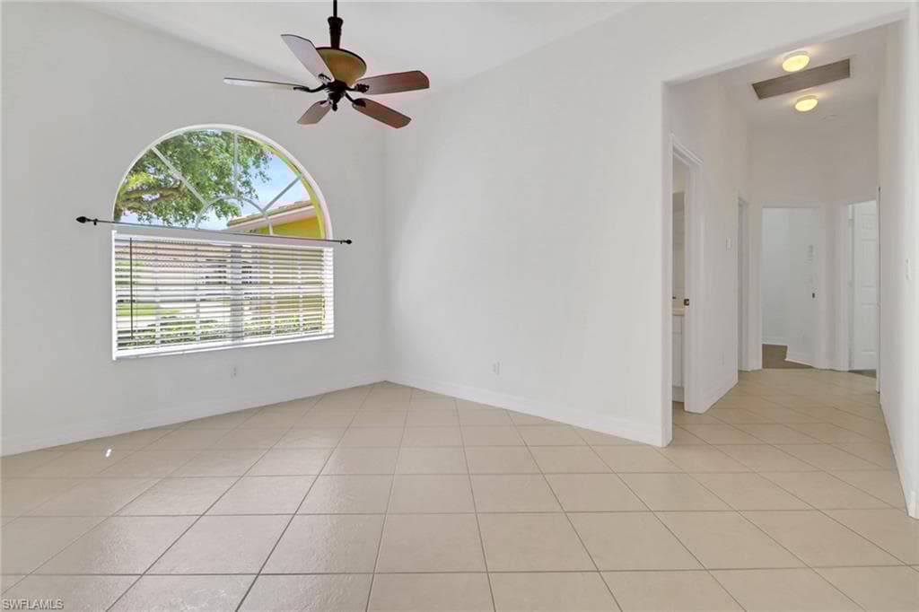3283 Potomac Ct, Naples, FL 34120-4