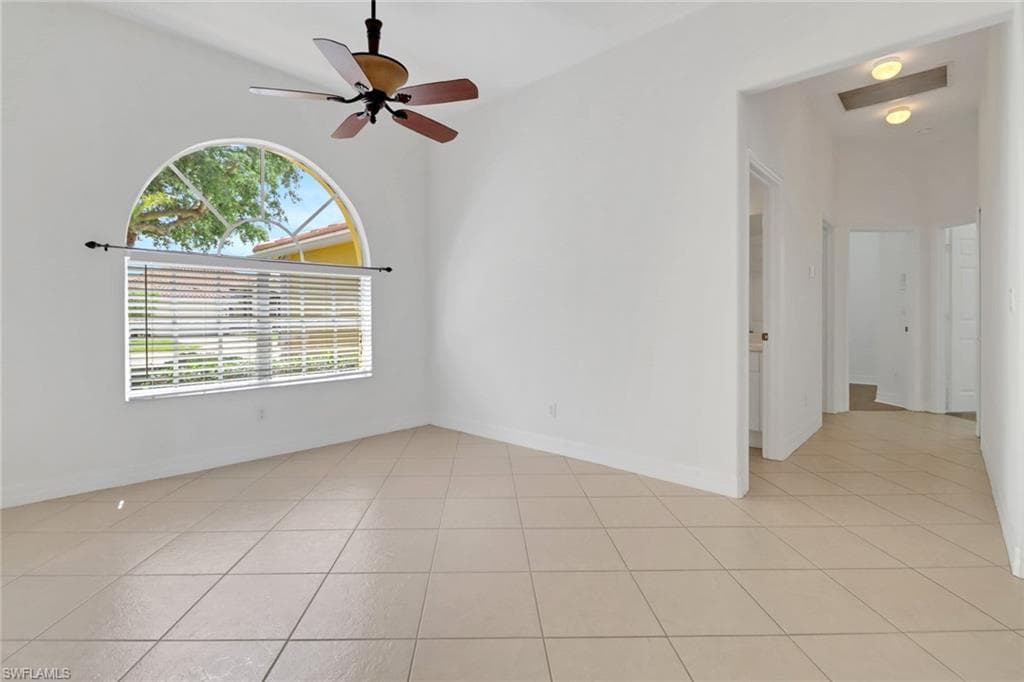 3283 Potomac Ct, Naples, FL 34120-4