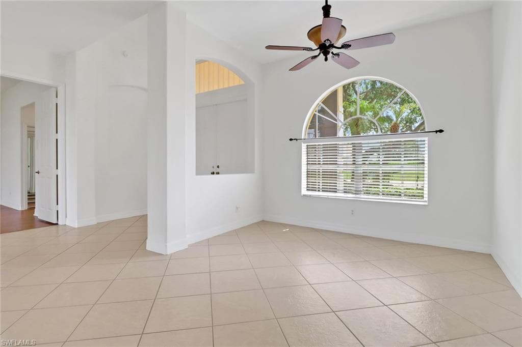 3283 Potomac Ct, Naples, FL 34120-5