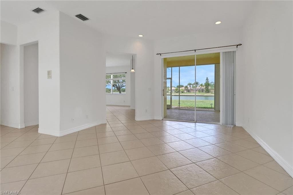 3283 Potomac Ct, Naples, FL 34120-6